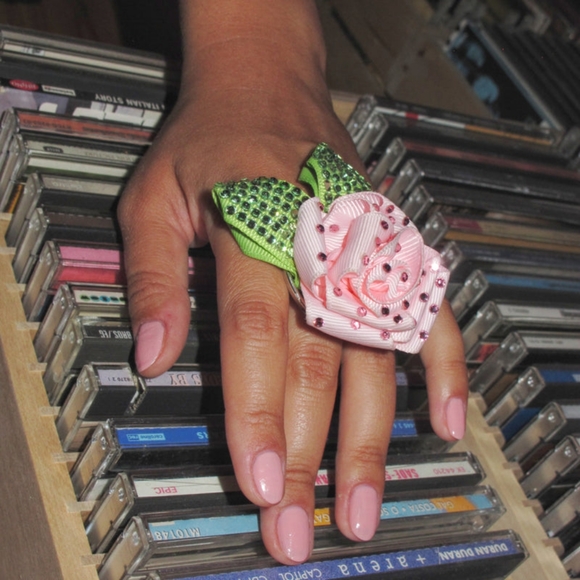 Tarina Tarantino Jardin Purple Rose Ring - Picture 6 of 8